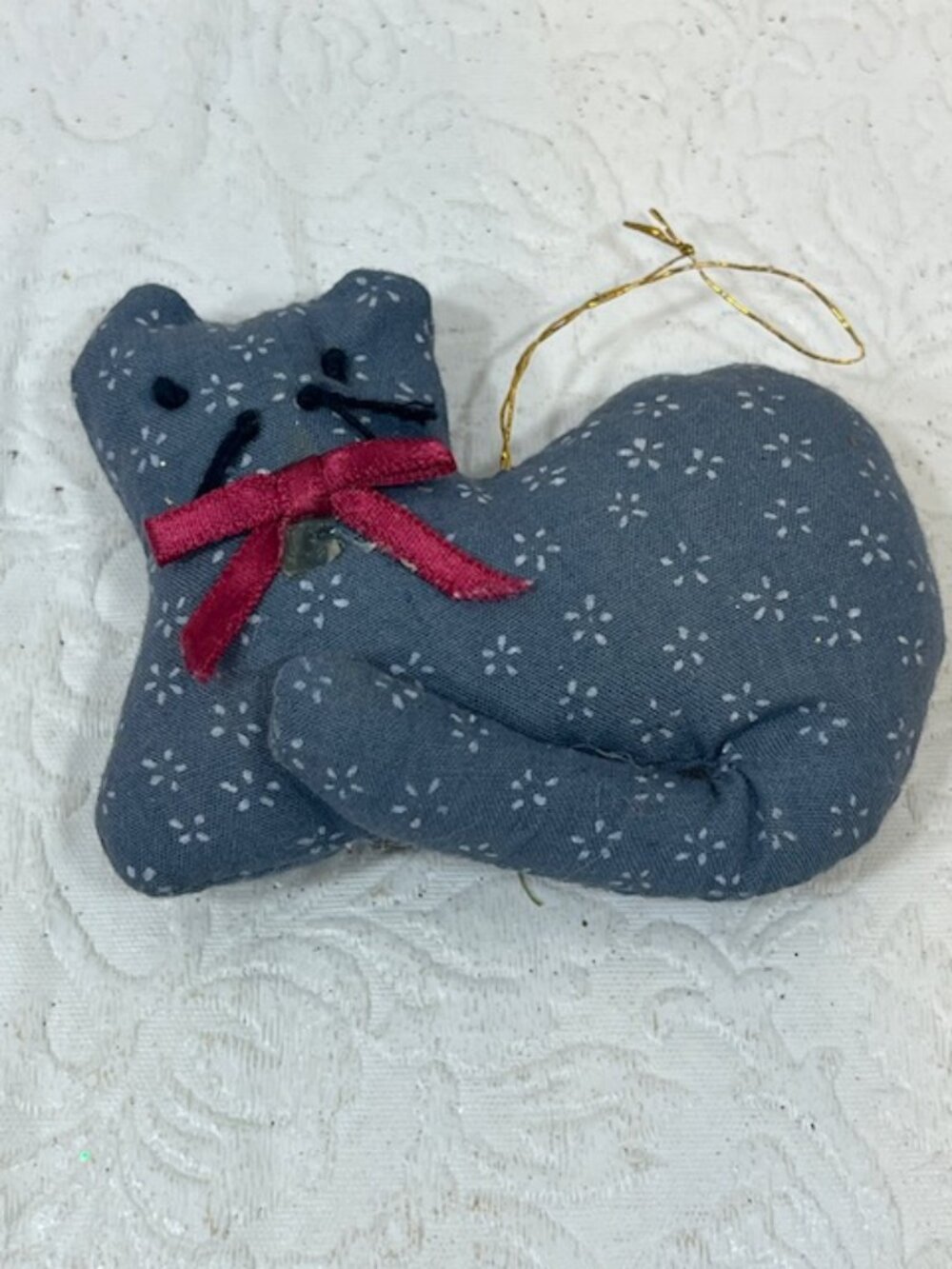 VTG Handmade Gray White Fabric Cat Kitten Embroidered Hanging Ornament 3"x2.5"